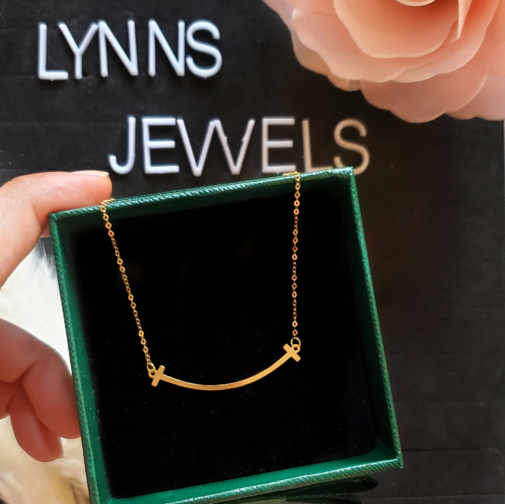 18K Real Saudi Gold Smile Necklace